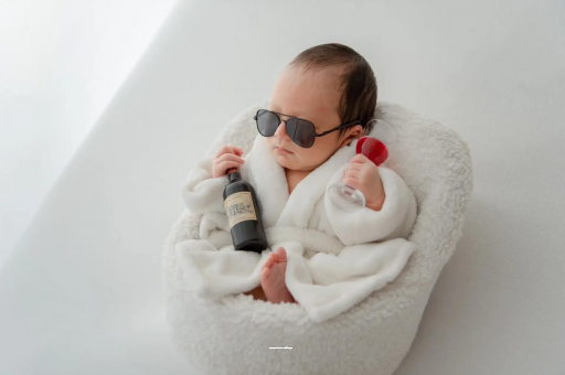 新野宝宝眼角白色分泌物